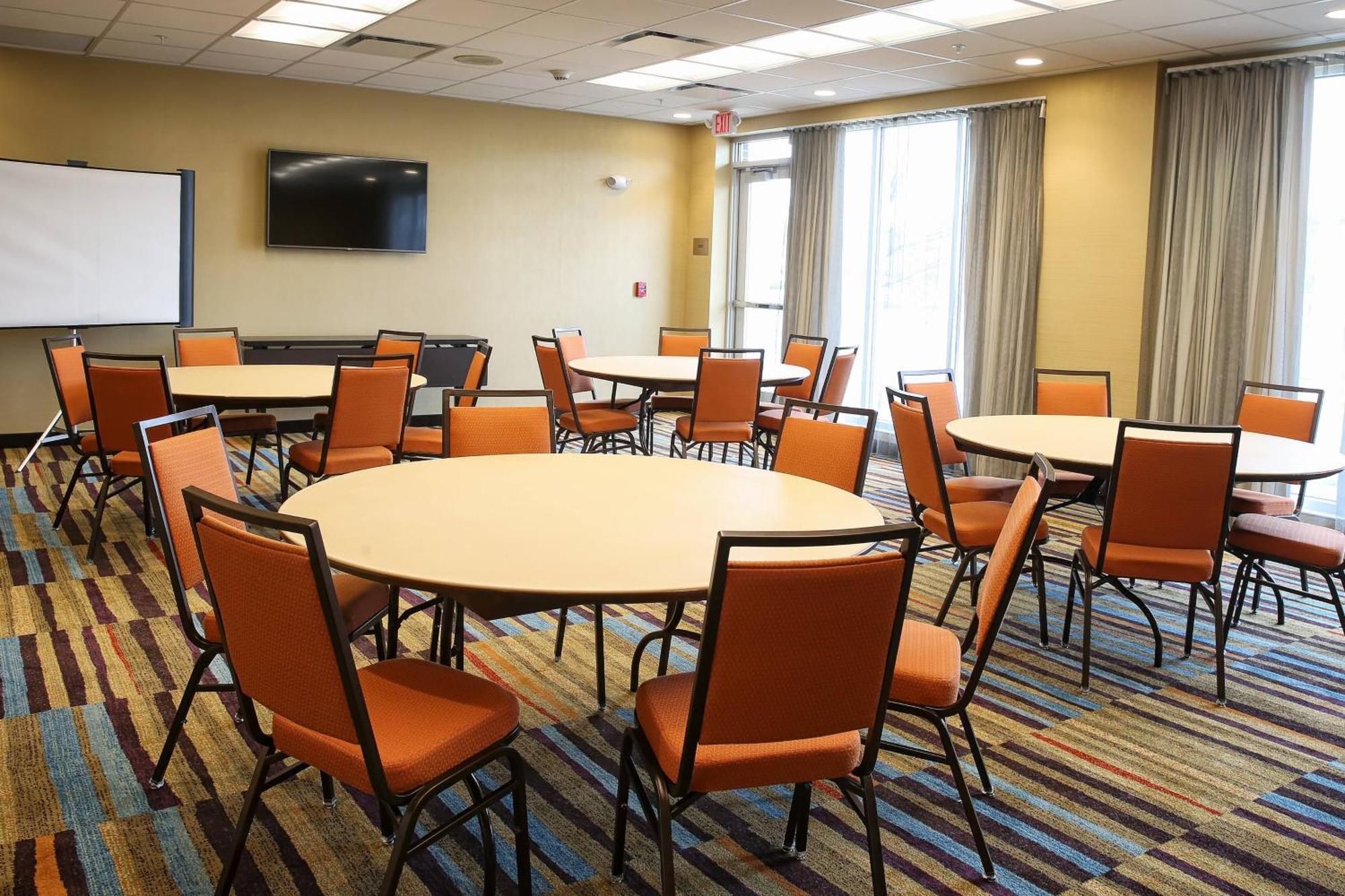 Fairfield Inn & Suites By Marriott Madison Verona Bagian luar foto