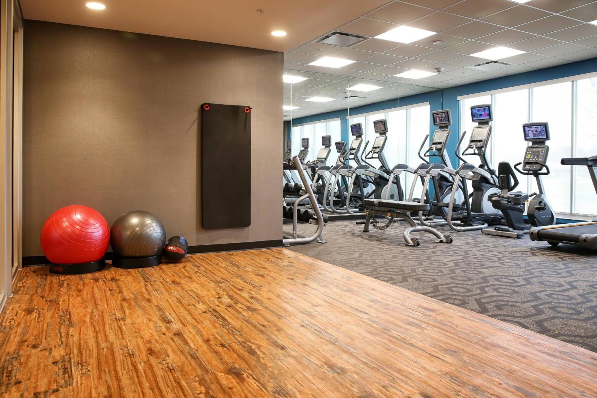 Fairfield Inn & Suites By Marriott Madison Verona Bagian luar foto
